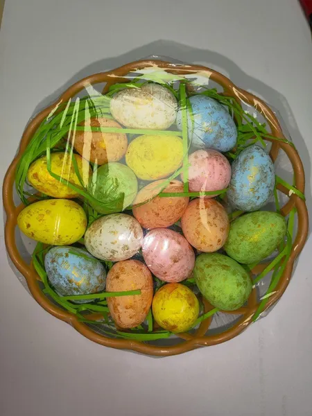 Яйця 3.5см в кошику, 18шт (золоте напилення). 6408 Різнокольорові