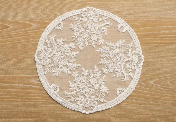 Мереживна сервірувальна серветка D30 см Classic Lace, колір - молочний білий (445-255)