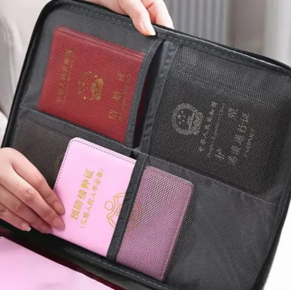 Органайзер-папка для документів із кодовим замком Чорна із кріплення на валізу водонепроникна — фото 6