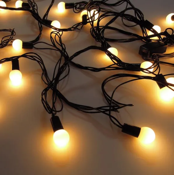 Гірлянда на 7 м., 40 LED діодів кульок 18 мм, дріт гнучкий чорний, світіння Біле тепле від 220В (На ялинку, штору, вікно, стіну) — фото 2